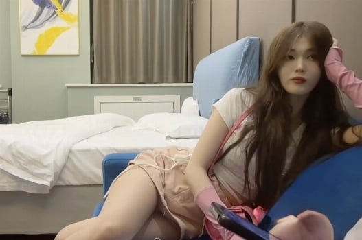 Dịch vụ máy bay bà già phục vụ quý ông